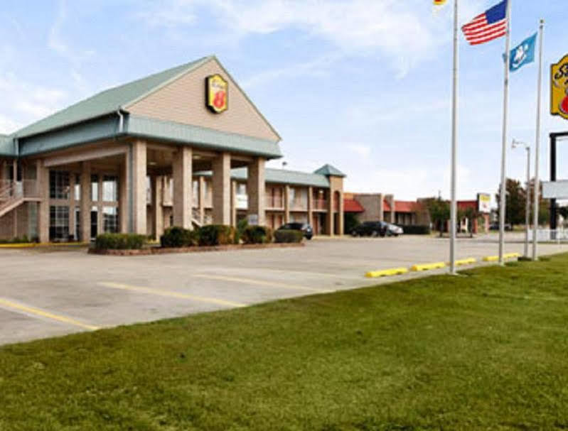 Super 8 By Wyndham New Iberia Motel Екстериор снимка